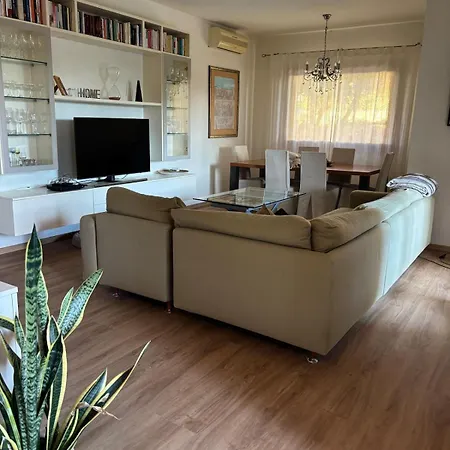 Accogliente Casa Con Giardino A Olbia